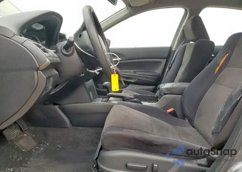 2010 Honda Accord Lxp z USA, uszkodzony, nr VIN 1HGCP2F4XAA045345